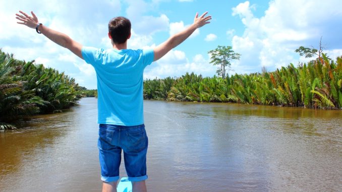 Visitando Borneo desde nuestro klotok