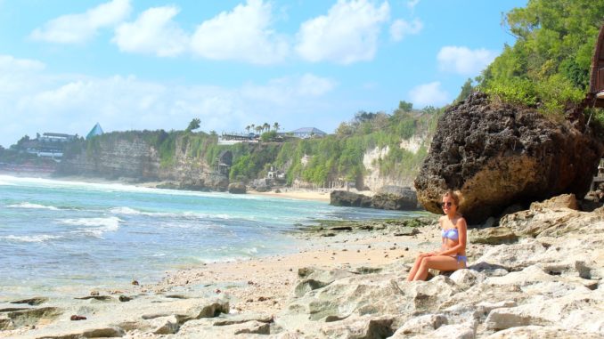Dreamland Beach desde Bingin Beach