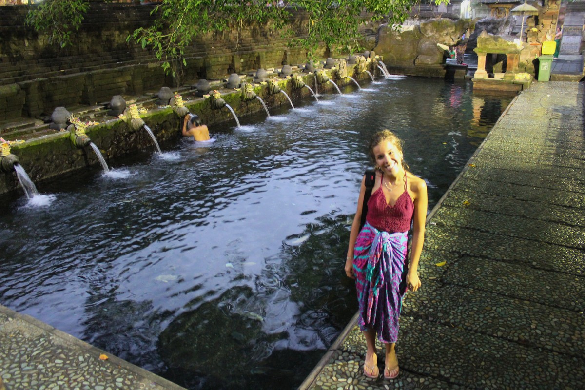 Purificándonos en el templo Pura Tirtal Empul